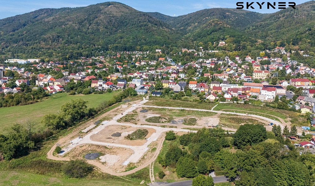 Prodej stavebního pozemku 826 m², Krupka – náhled fotky 2