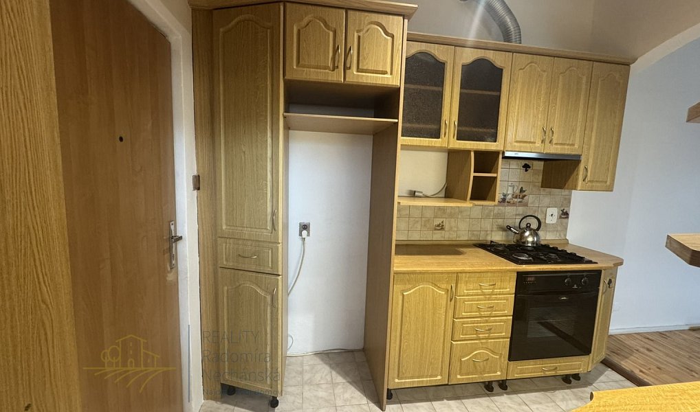 Pronájem bytu 2+kk 50 m², Jičín – náhled fotky 3