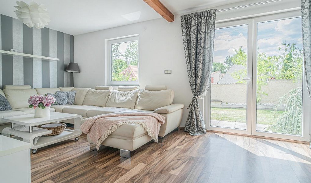 Pronájem domu 146 m² s pozemkem 350 m², Nučice – náhled fotky 3