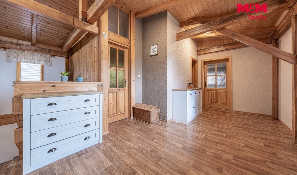 Prodej domu 384 m² s pozemkem 2 948 m², Blatno – náhled fotky 24