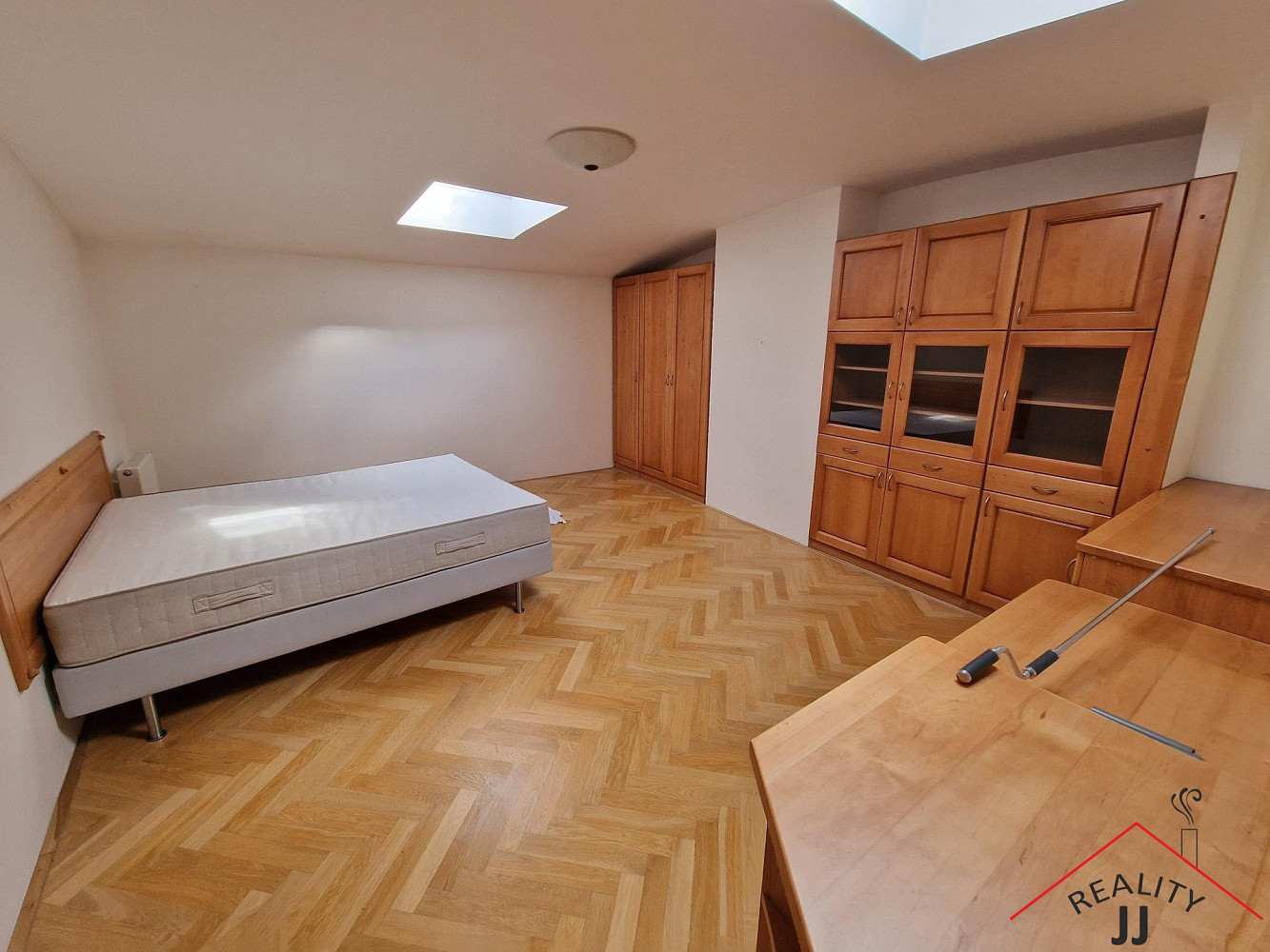 Pronájem bytu 3+kk 99 m² – fotografie 2