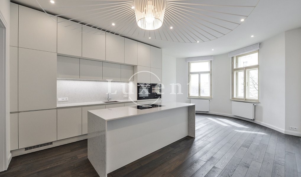 Pronájem bytu 4+kk 137 m², Praha – fotka 1 z 20