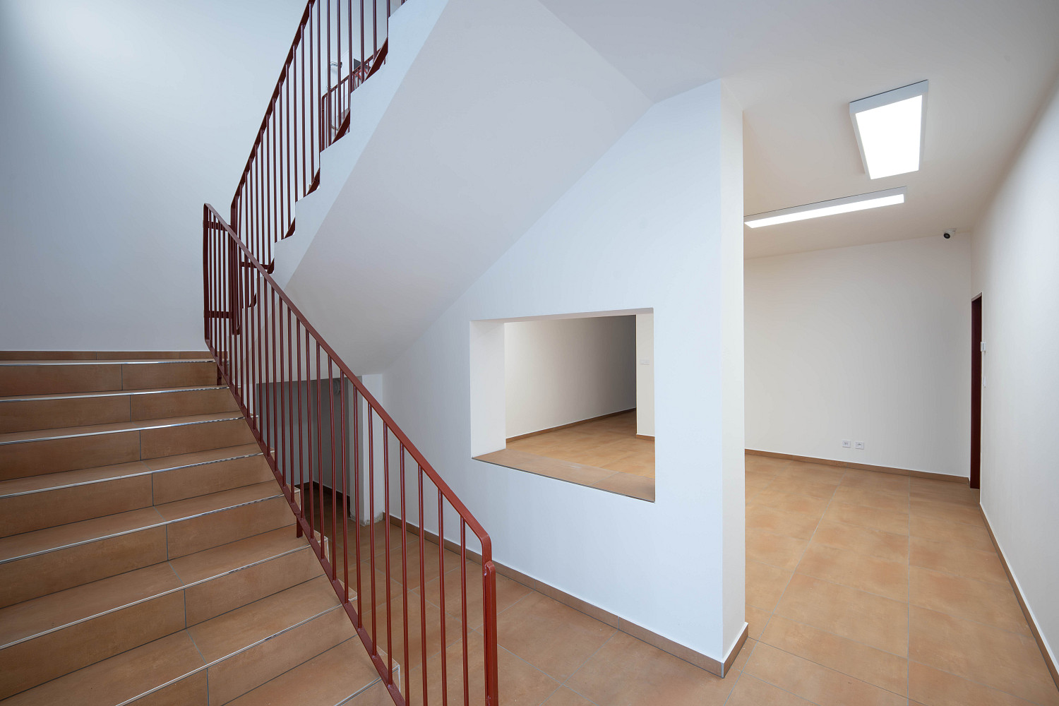 Pronájem kanceláří 420 m², Hořín – pohled 3