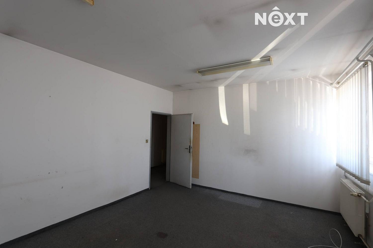 Pronájem kanceláře 278 m² — photo 4
