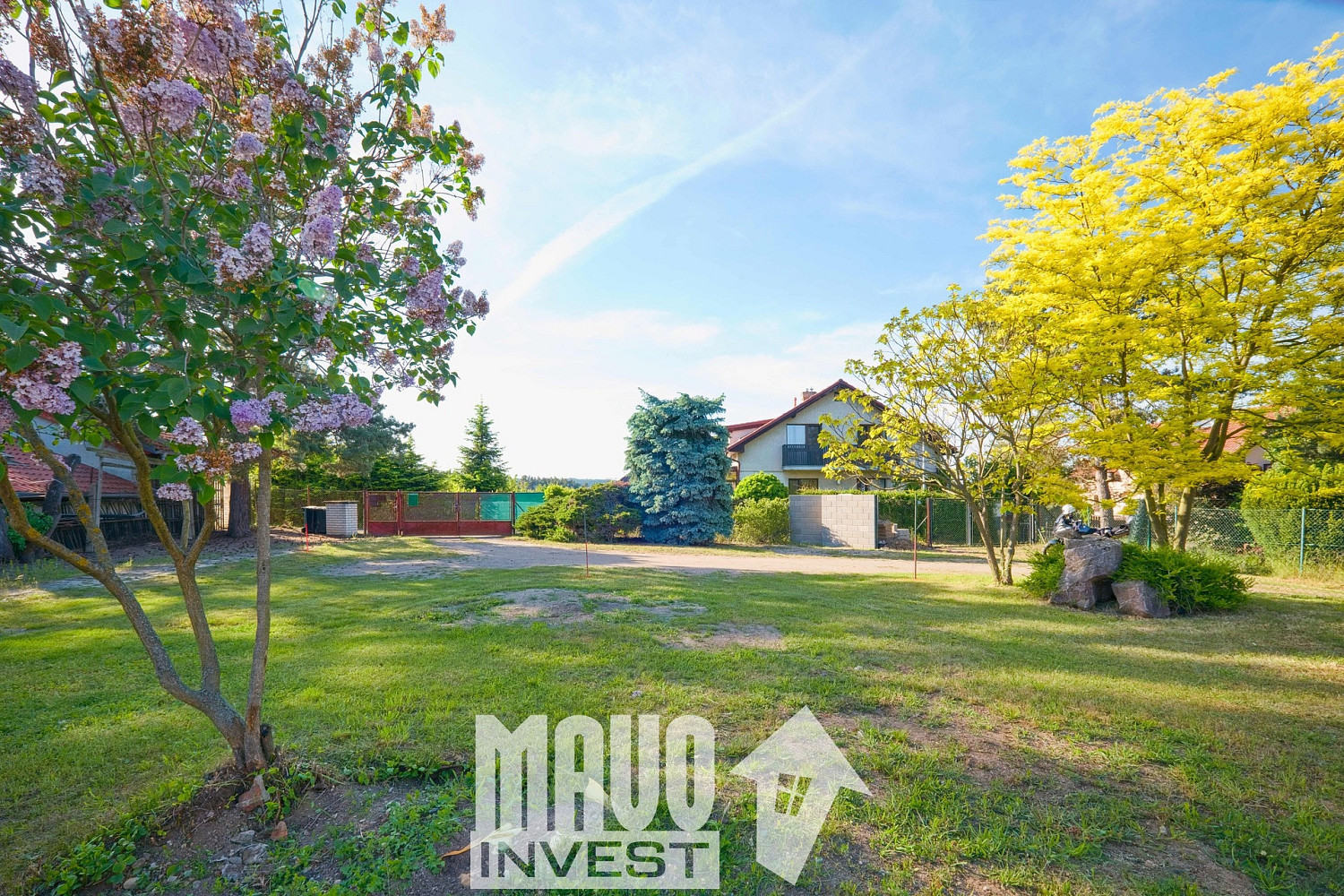 Prodej stavebního pozemku 550 m² – pohled 3