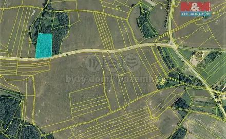 Prodej pozemku 3 972 m², Chvaletice, okres Pardubice