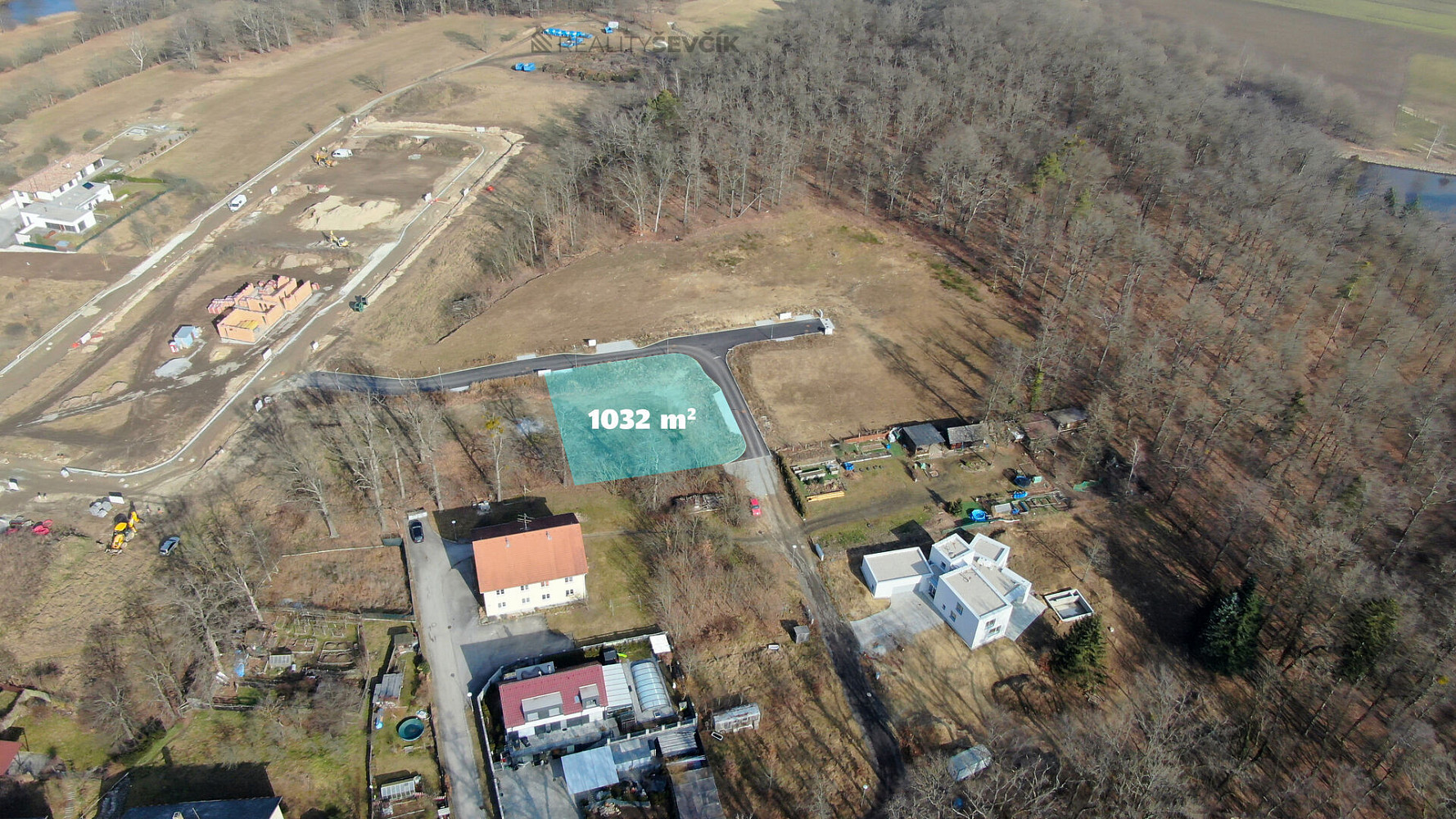 Prodej stavebního pozemku 1 032 m² – fotografie 3