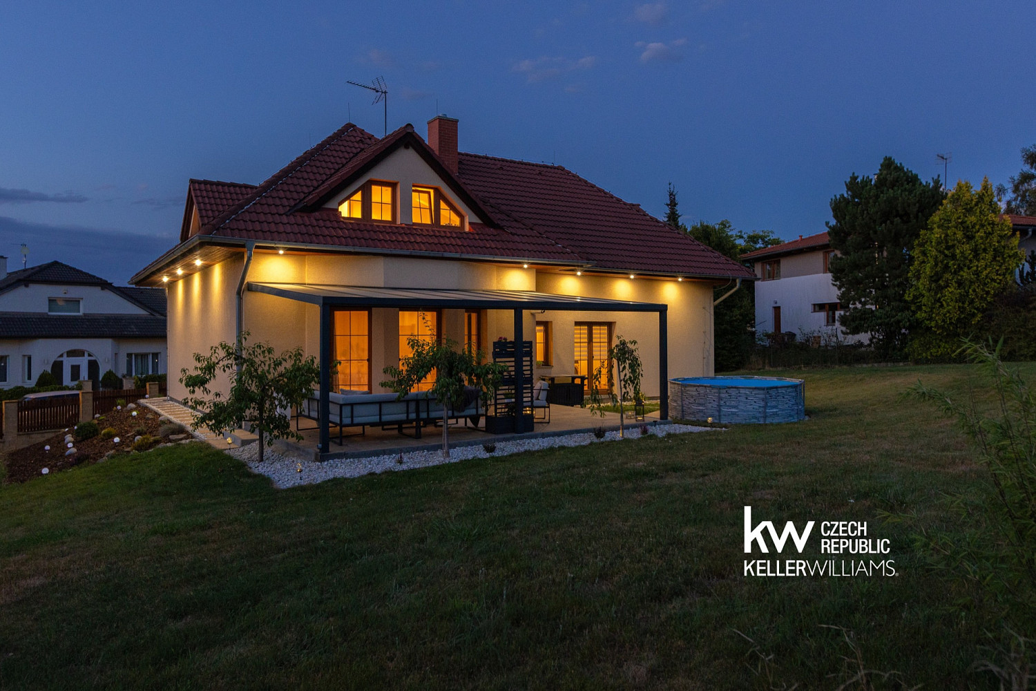 Prodej domu 203 m² s pozemkem 1 141 m²