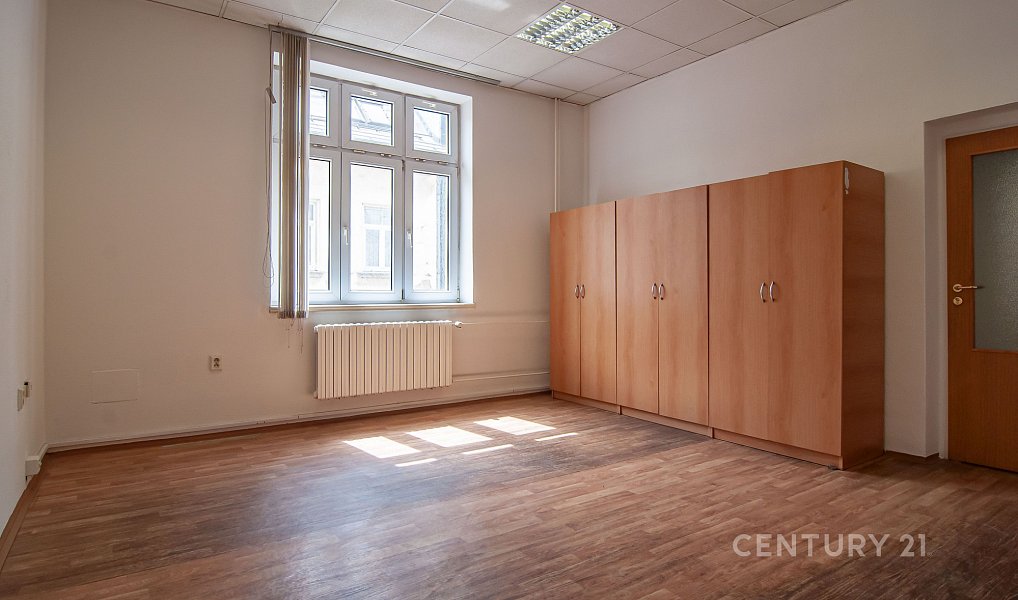 Pronájem kanceláře 74 m², Třinec – náhled fotky 2