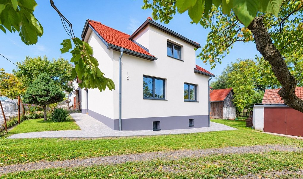 Prodej bytu 4+1 1 046 m², Střítež, okres Třebíč