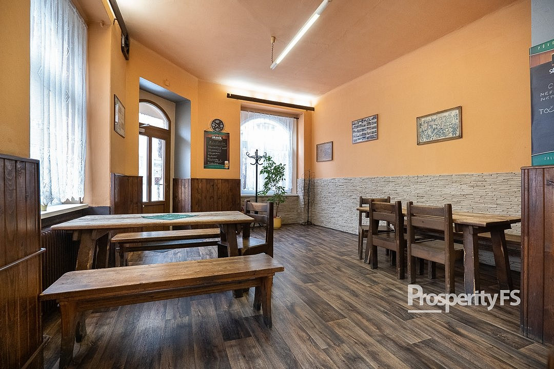 Prodej obchodních prostor 143 m² — photo 3