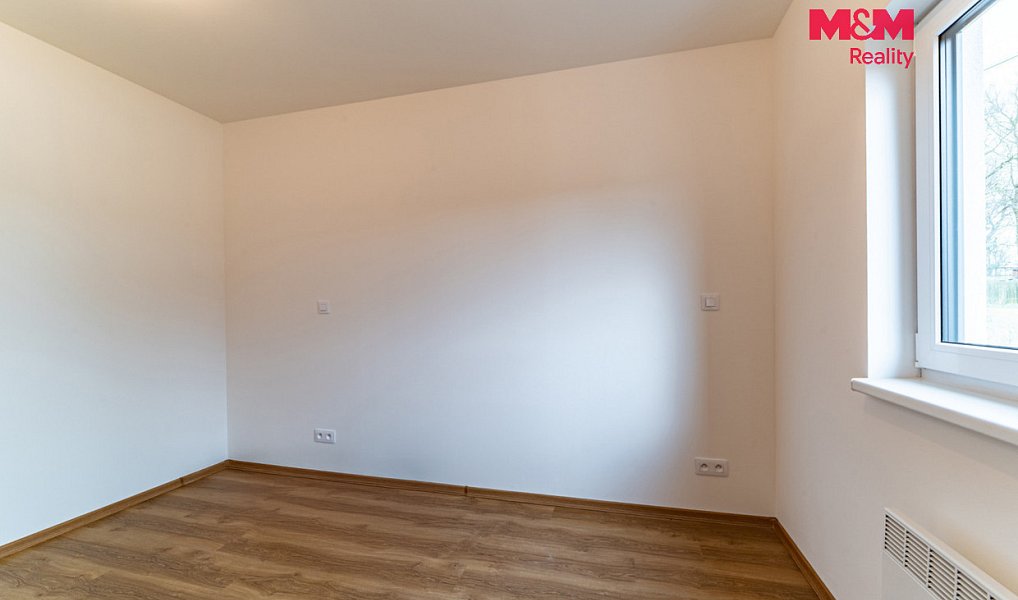 Prodej domu 40 m² s pozemkem 896 m², Hostouň – náhled fotky 15