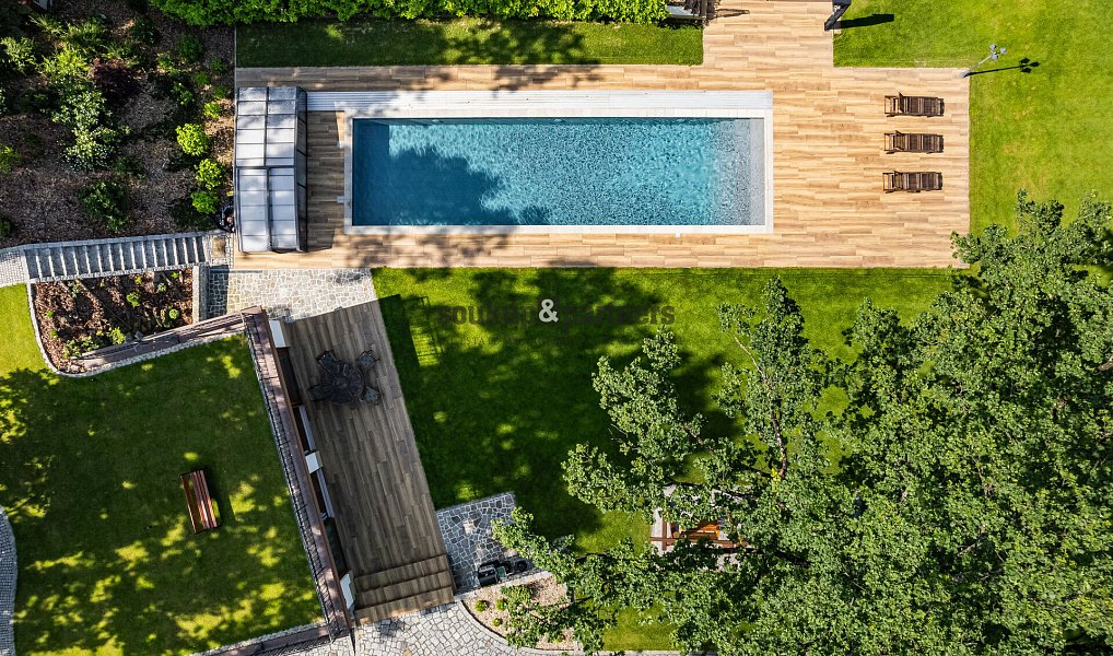 Prodej domu 1 079 m² s pozemkem 18 056 m², Netvořice – náhled fotky 3