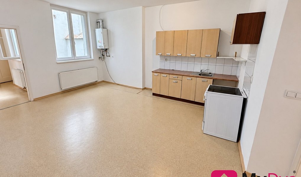 Pronájem bytu 2+1 75 m², Znojmo – náhled fotky 3