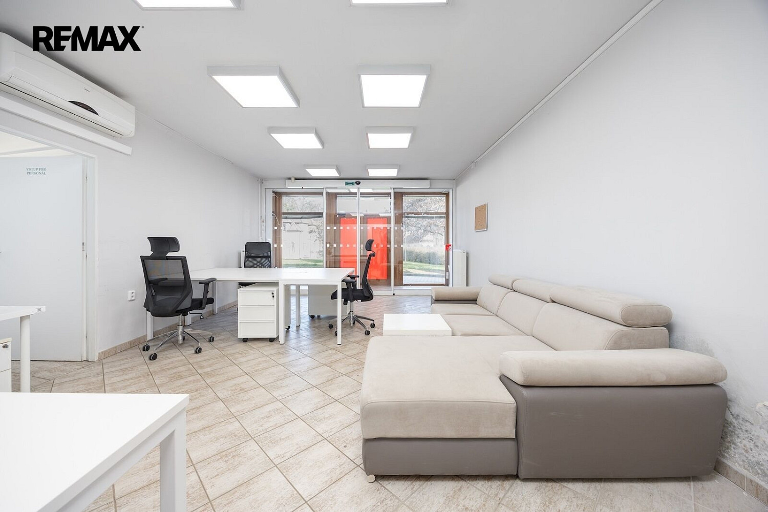 Pronájem obchodních prostor 120 m² – fotografie 2
