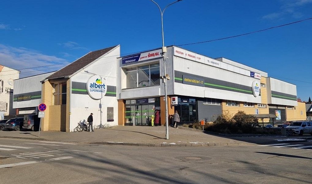 Pronájem obchodních prostor 178 m², Šlapanice – náhled fotky 2