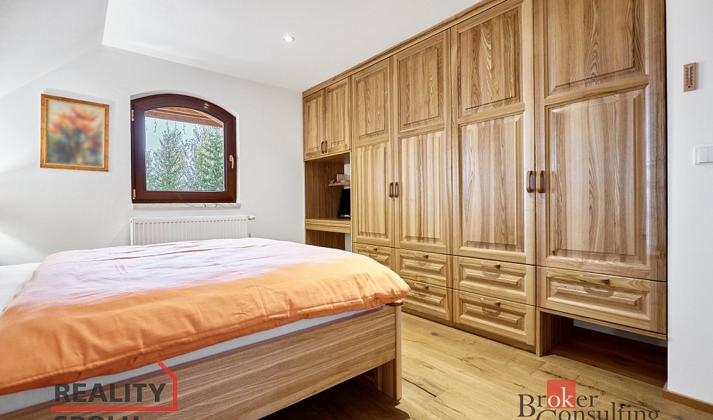 Prodej domu 231 m² s pozemkem 2 229 m², Nejdek – náhled fotky 42