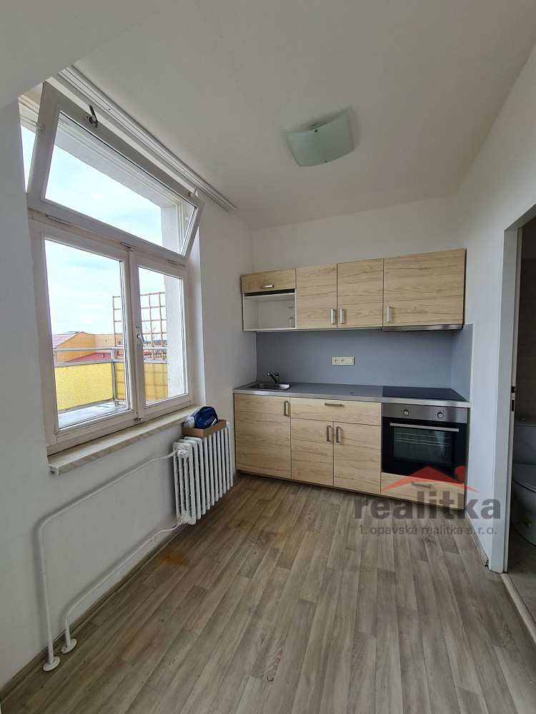 Pronájem bytu 2+kk 58 m² – fotografie 3
