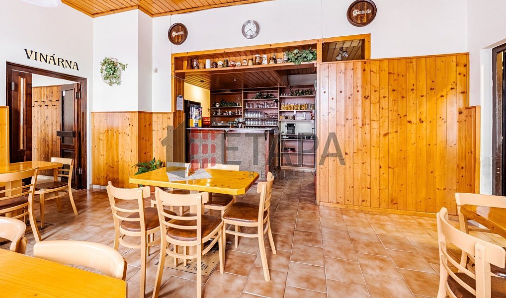 Prodej ubytovacího objektu 432 m², Ražice – náhled fotky 16