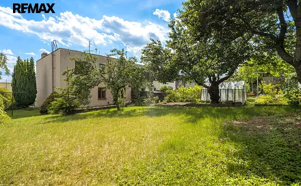 Prodej domu 220 m² s pozemkem 564 m², Studnická, Praha 9 - Horní Počernice
