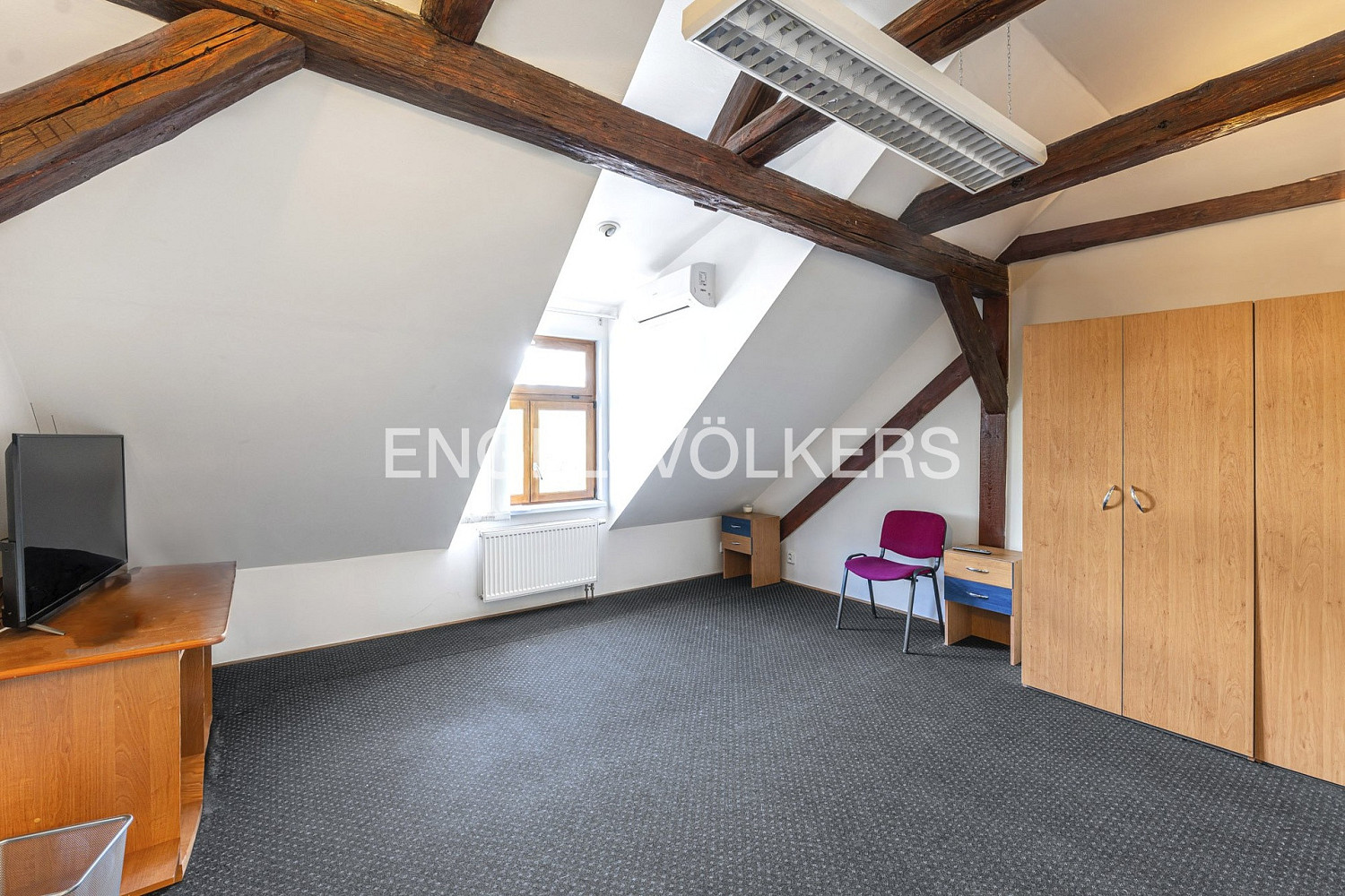 Pronájem kanceláře 123 m² – fotografie 2