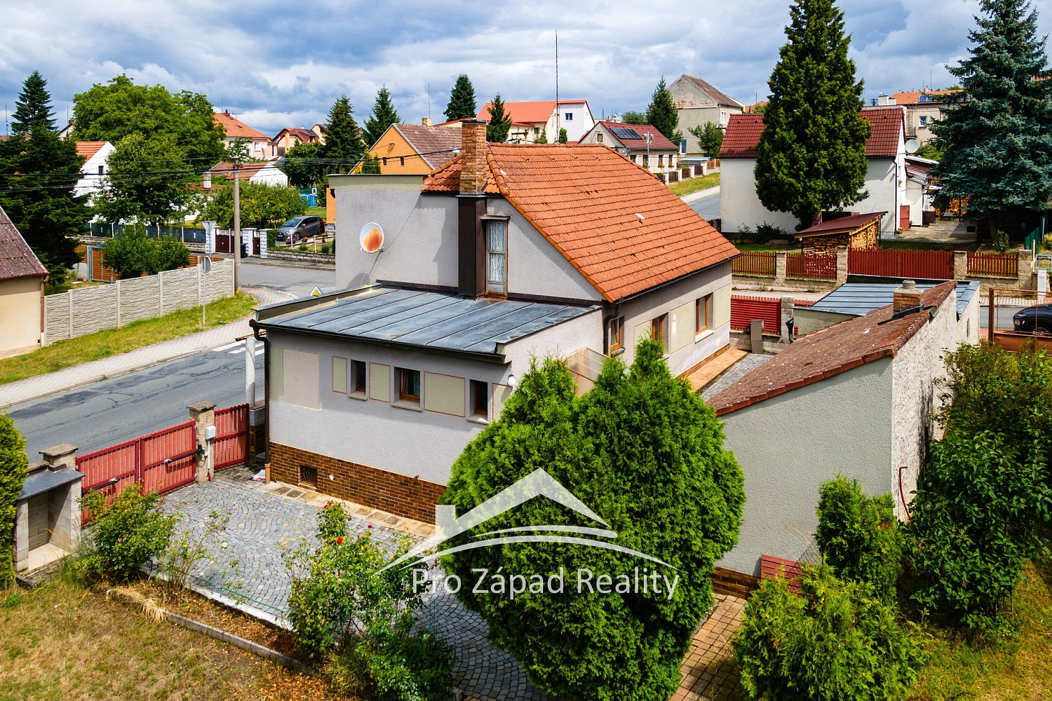 Prodej domu 196 m² s pozemkem 276 m²