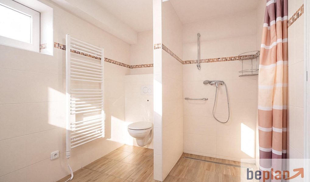 Prodej domu 300 m² s pozemkem 557 m², Drnholec – náhled fotky 19