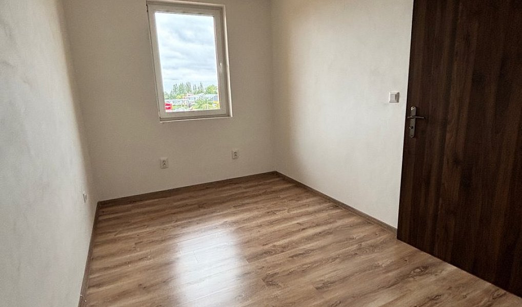 Pronájem bytu 2+kk 40 m², Hořice – náhled fotky 3