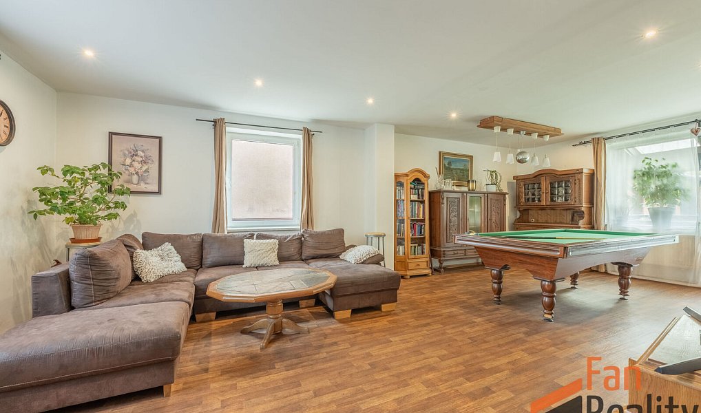 Prodej domu 235 m² s pozemkem 671 m², Braňany – náhled fotky 2