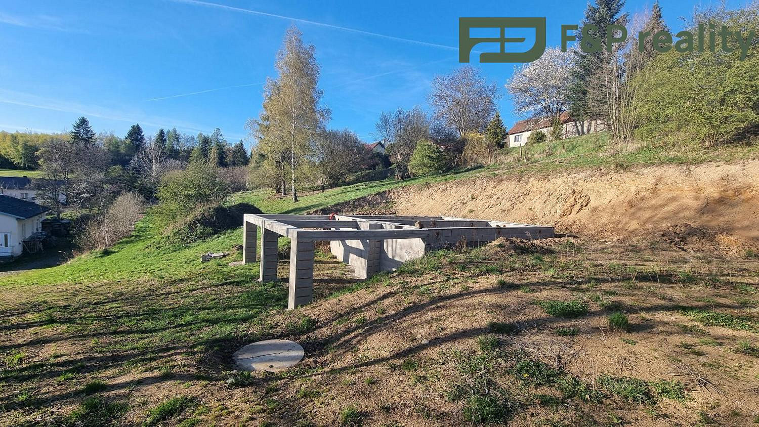 Prodej stavebního pozemku 1 360 m²