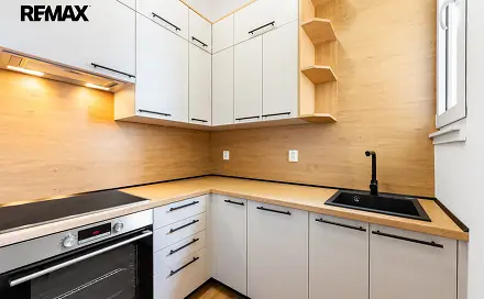 Prodej bytu 2+1 60 m², Plzeňská, Praha 5 - Košíře