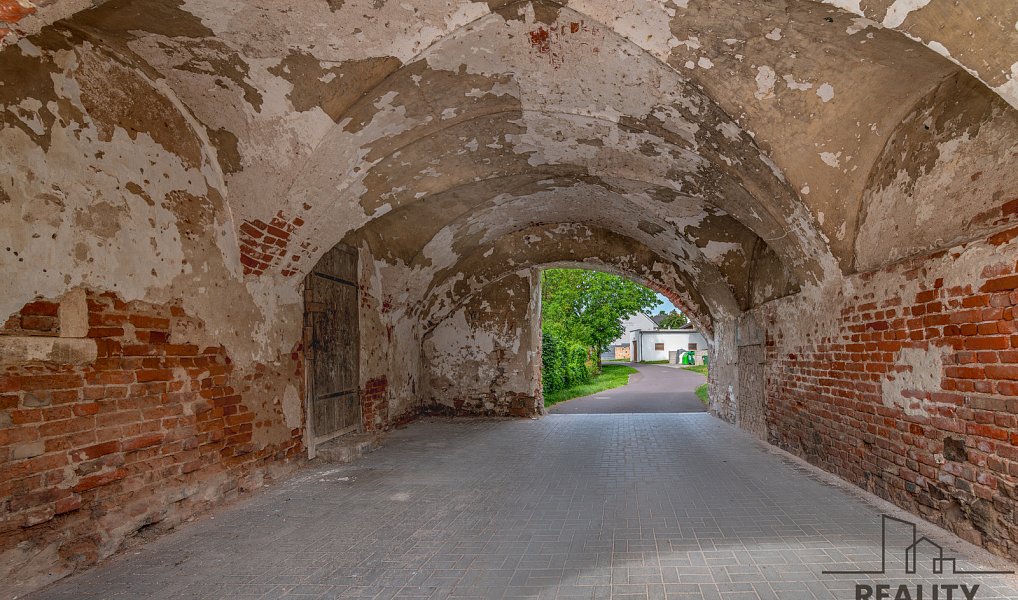 Prodej komerčního objektu (jiného typu) 1 100 m², Tasovice – náhled fotky 7