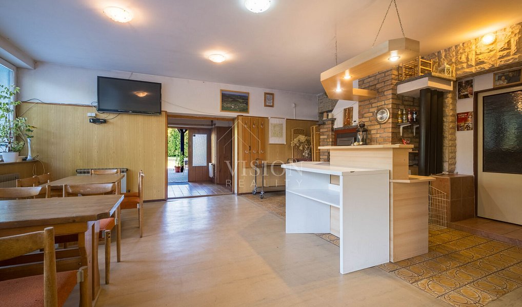 Prodej ubytovacího objektu 1 050 m², Varvažov – náhled fotky 3