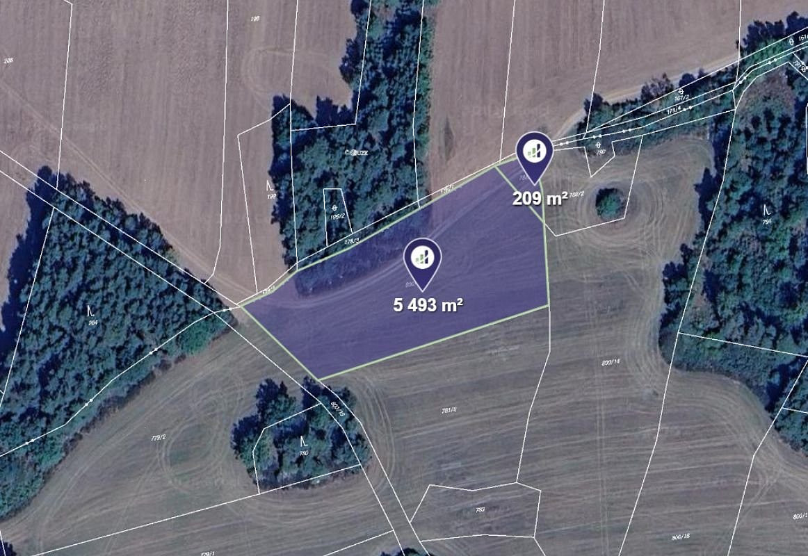 Prodej pole 5 702 m²