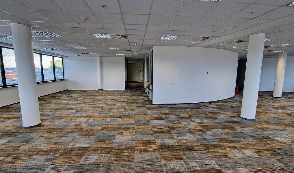 Pronájem kanceláře 746 m², Praha – náhled fotky 8
