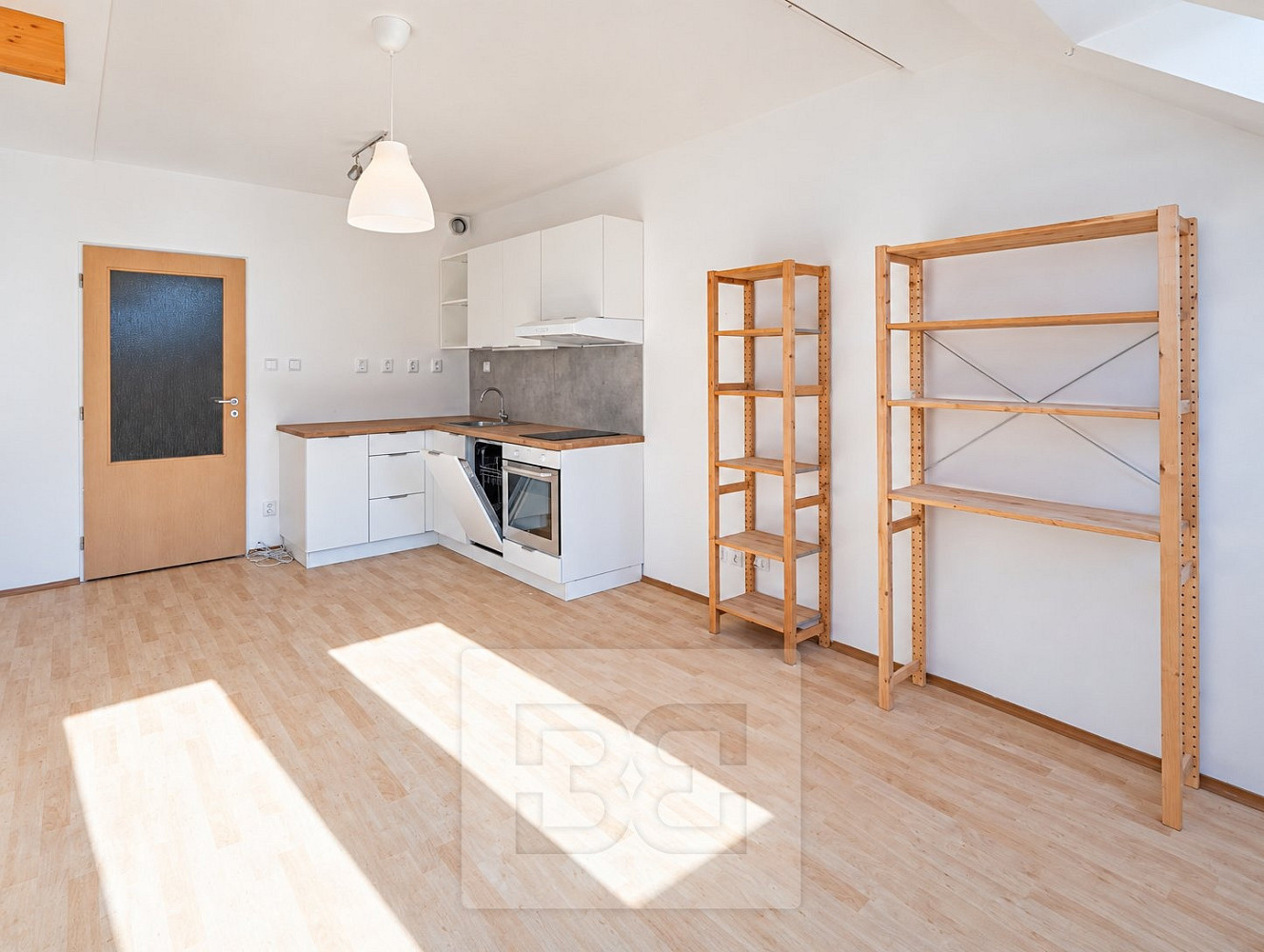 Prodej bytu 1+kk 30 m² – fotografie 2