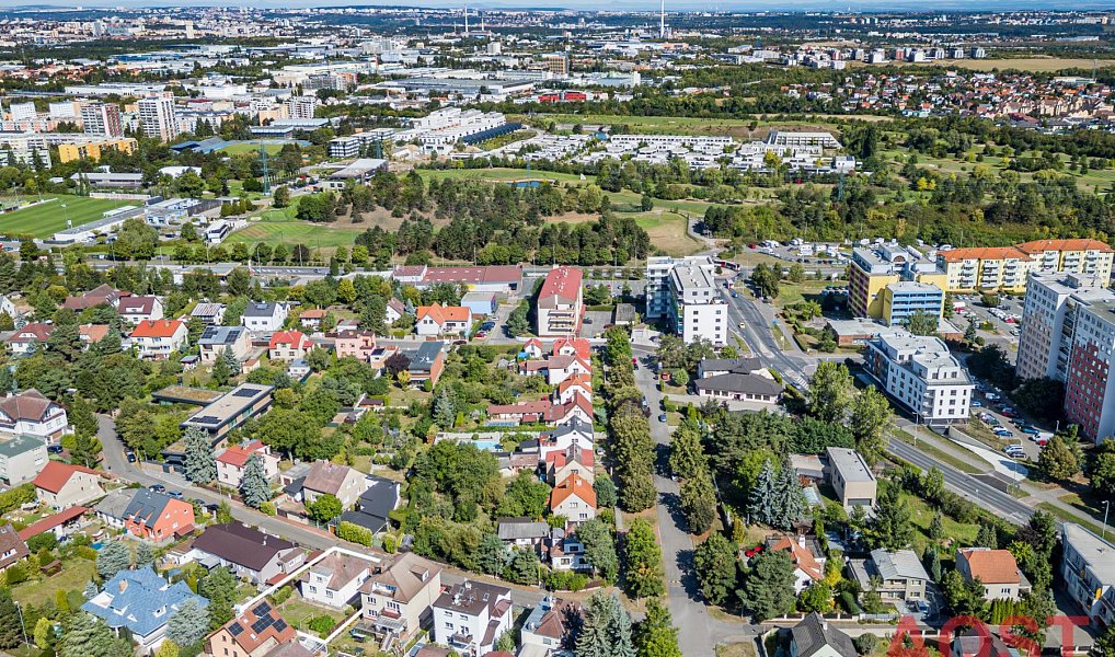 Prodej stavebního pozemku 406 m², Praha – náhled fotky 12