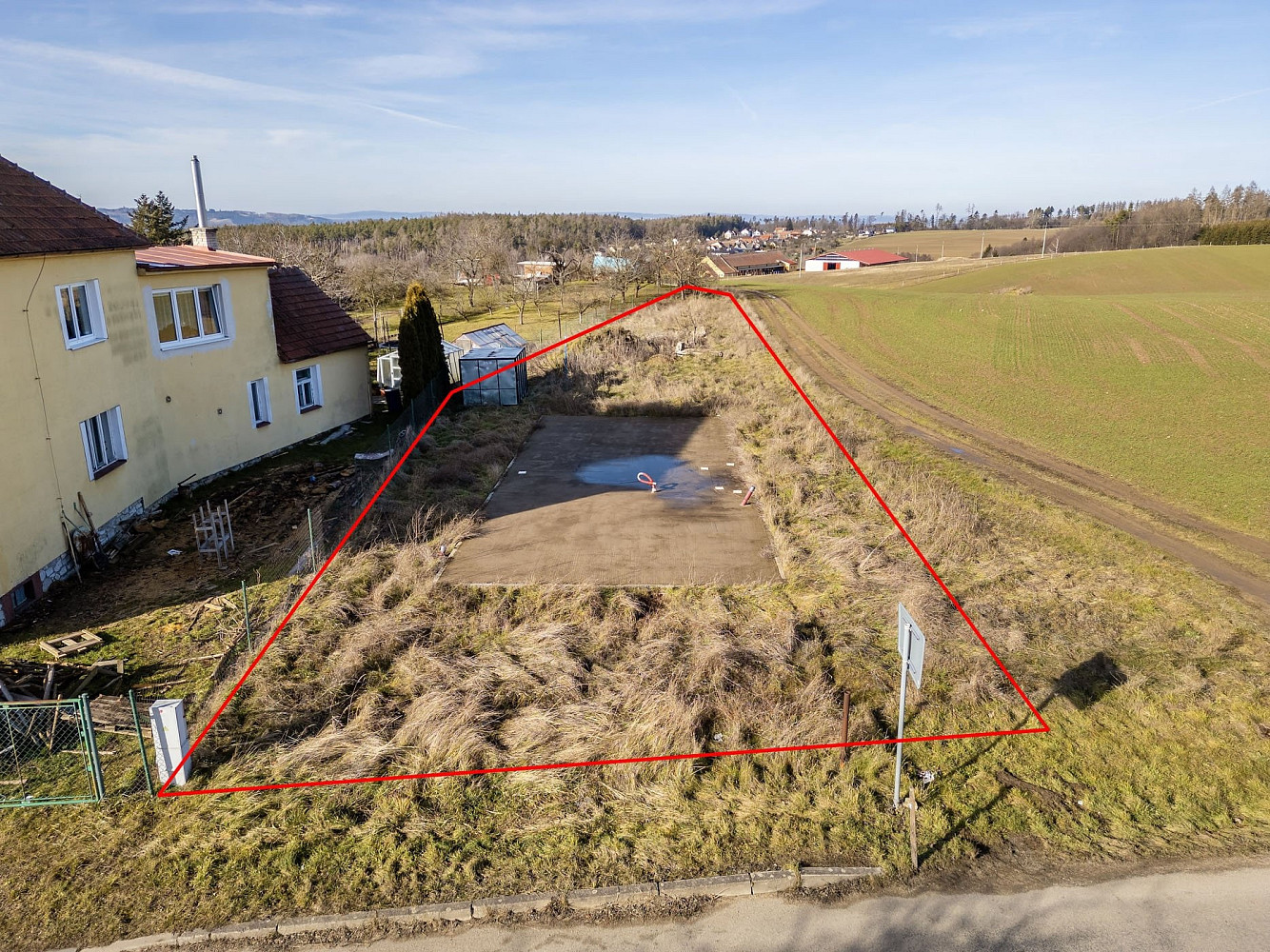 Prodej stavebního pozemku 865 m² – pohled 3