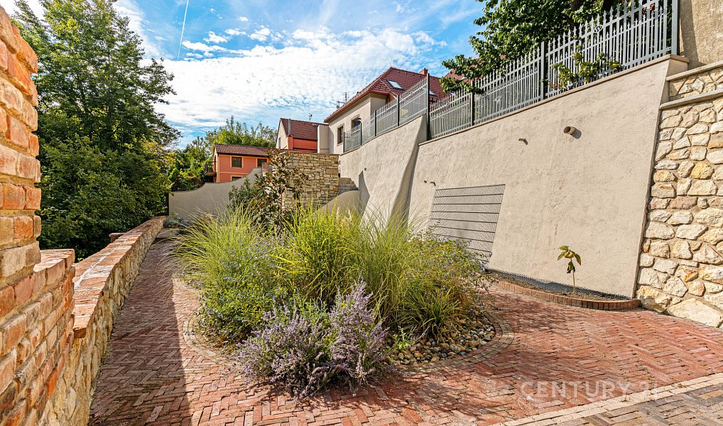 Prodej nájemního domu, činžáku 370 m², Slaný – náhled fotky 40