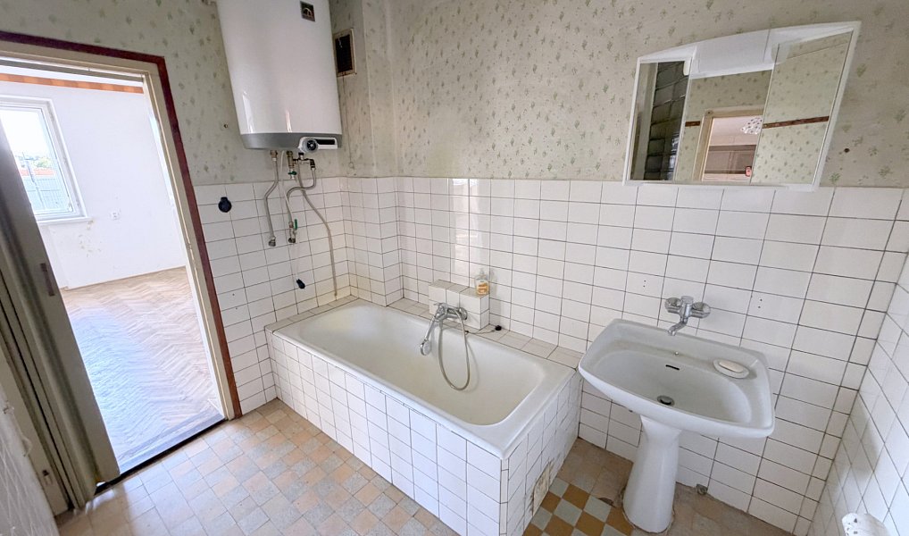 Pronájem domu 150 m² s pozemkem 1 406 m², Hluk – náhled fotky 10