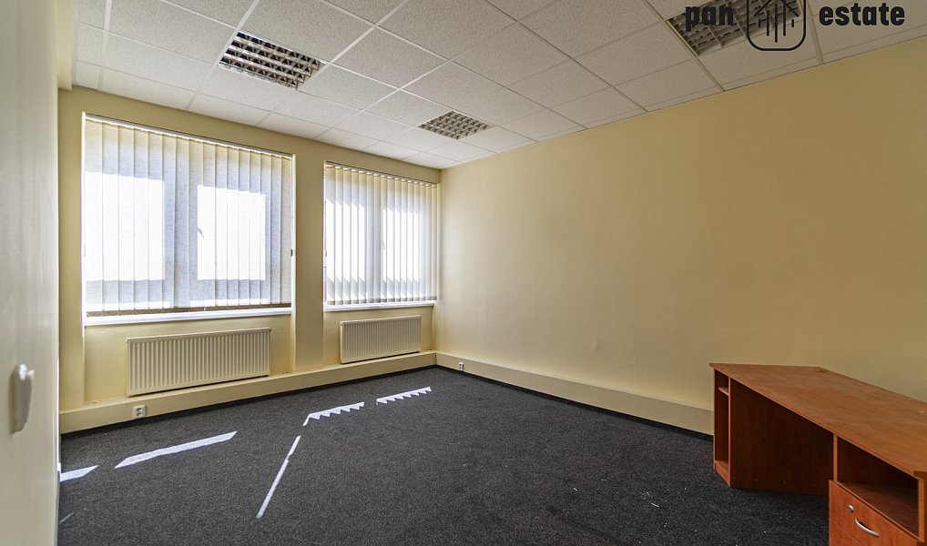 Prodej nájemního domu, činžáku 1 300 m², Zlín – náhled fotky 18