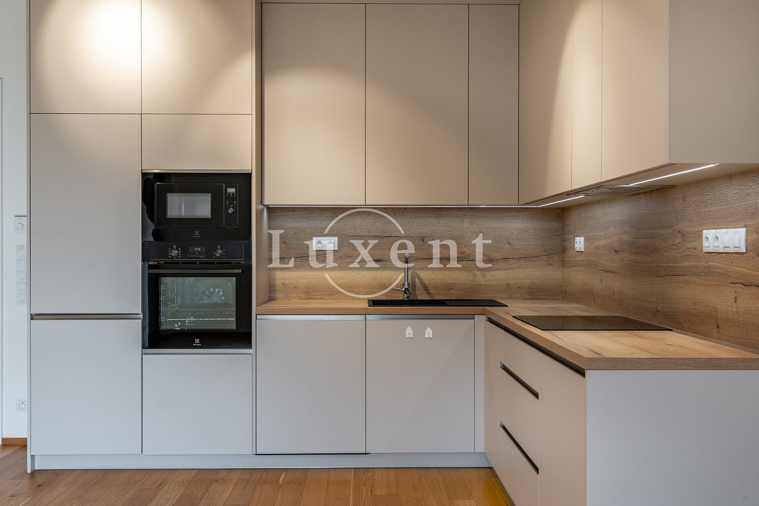 Pronájem bytu 2+kk 63 m² – fotografie 4