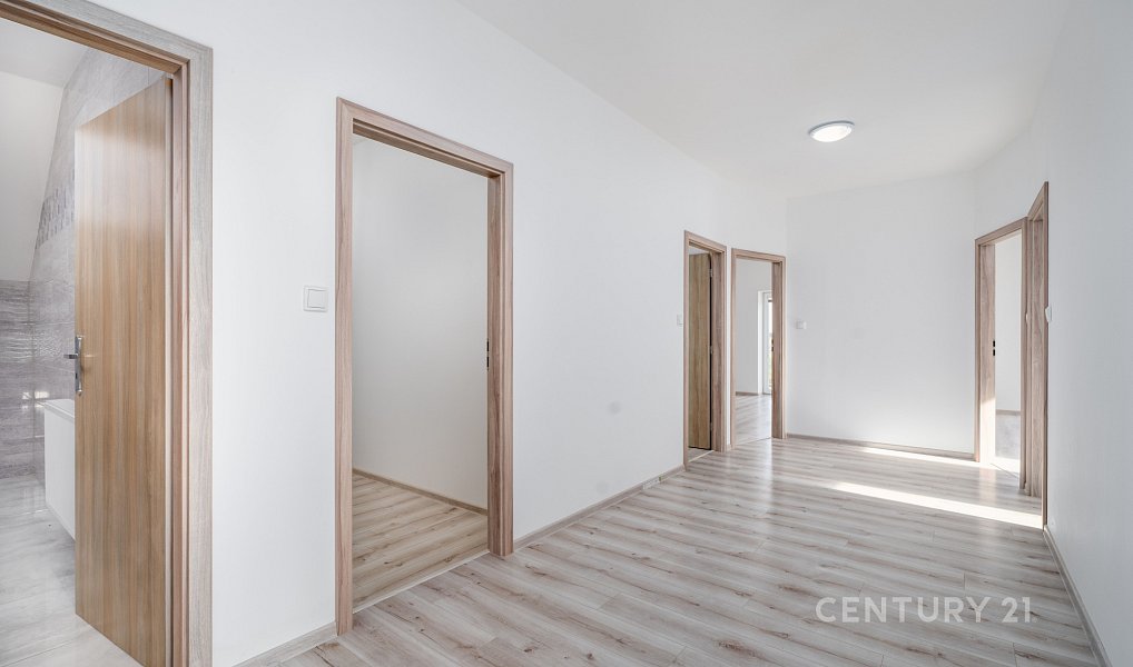 Prodej domu 253 m² s pozemkem 426 m², Rabakov – náhled fotky 12