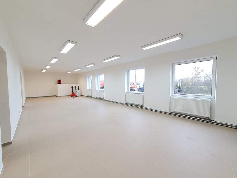 Pronájem obchodních prostor 237 m² – fotografie 3