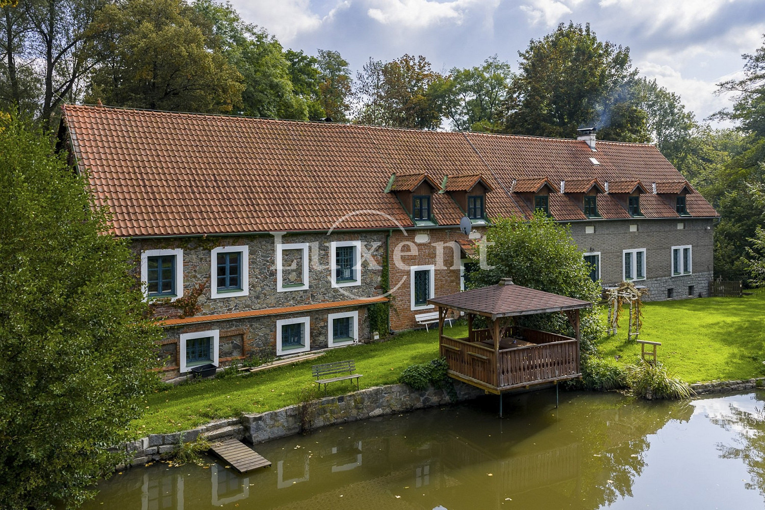 Prodej domu 1 700 m² s pozemkem 110 000 m² – fotografie 2