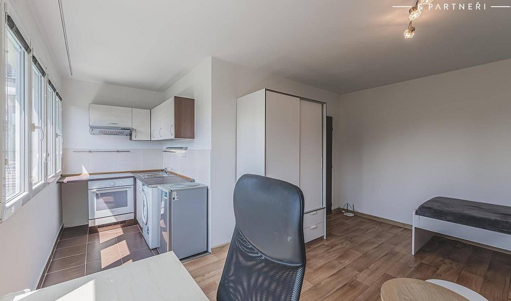 Pronájem bytu 1+kk 27 m², Hradec Králové – náhled fotky 5
