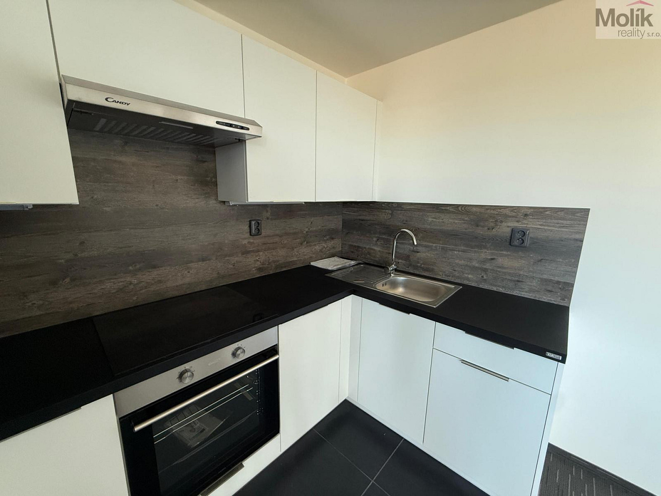 Pronájem bytu 3+kk 103 m² – fotografie 3
