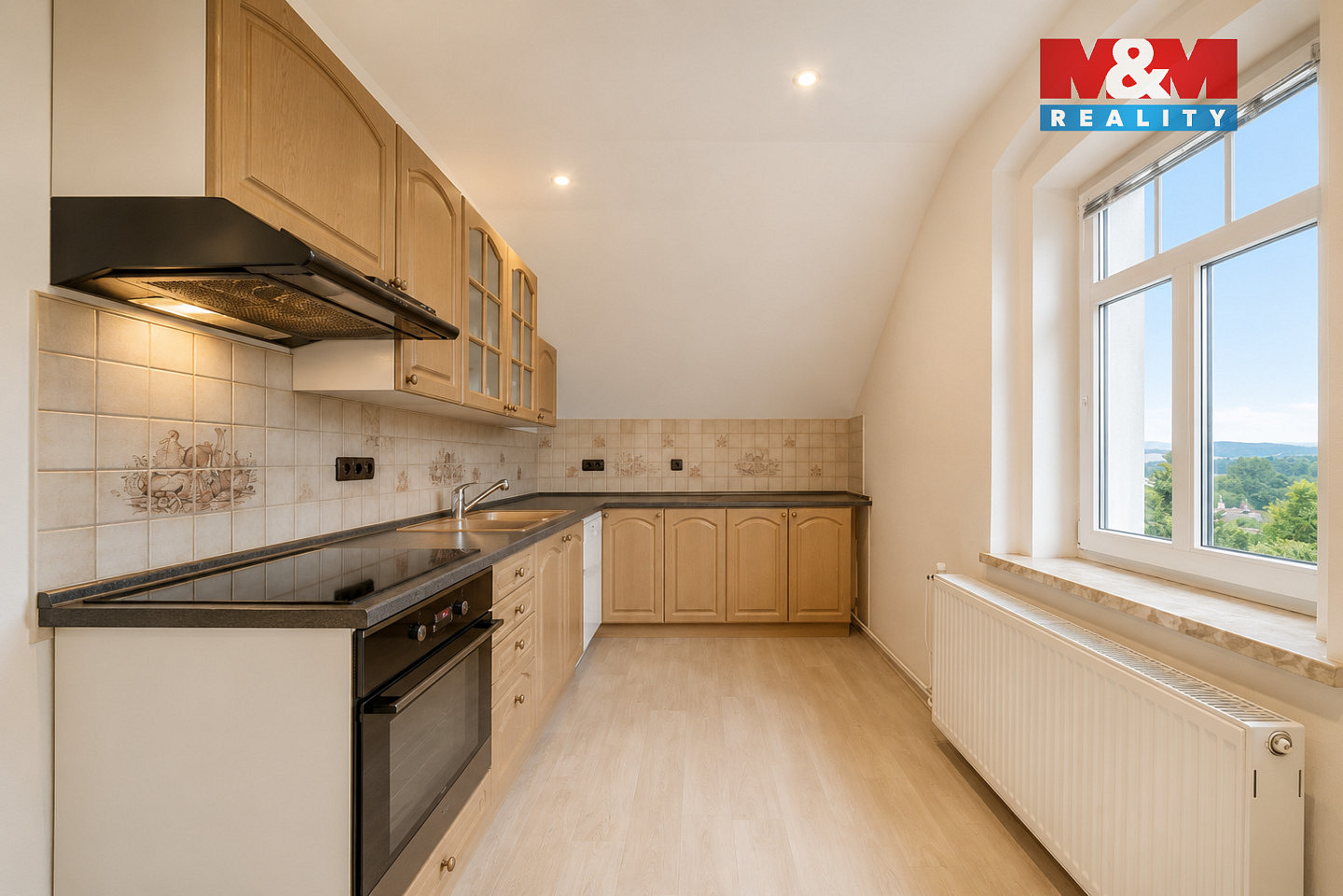 Prodej nájemního domu, činžáku 400 m² – fotografie 3