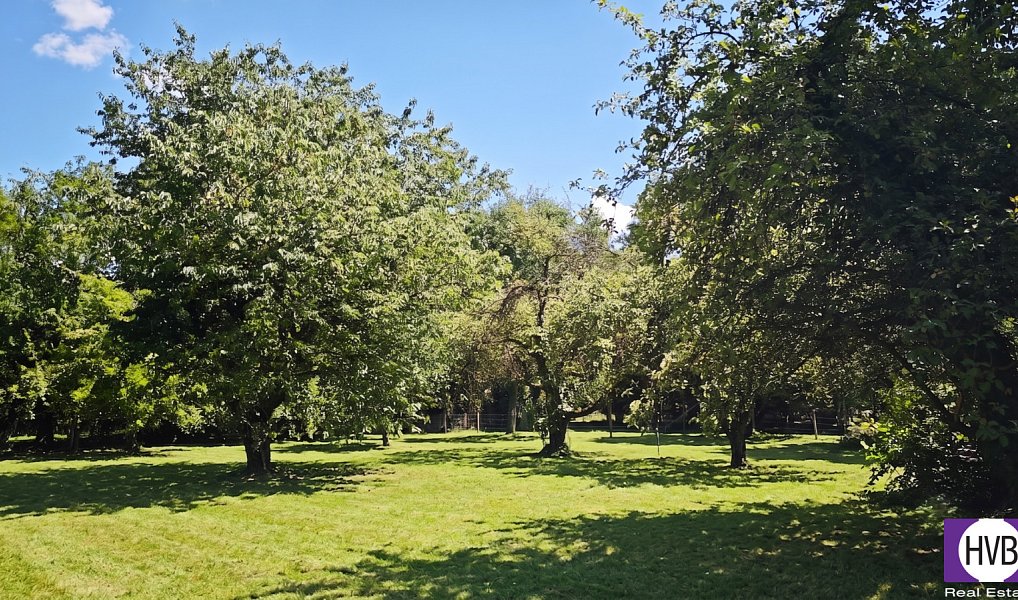 Prodej stavebního pozemku 1 100 m², Suchdol – náhled fotky 3