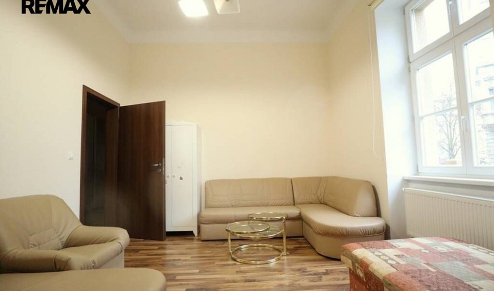 Prodej bytu 3+1 85 m², Karlovy Vary – náhled fotky 10